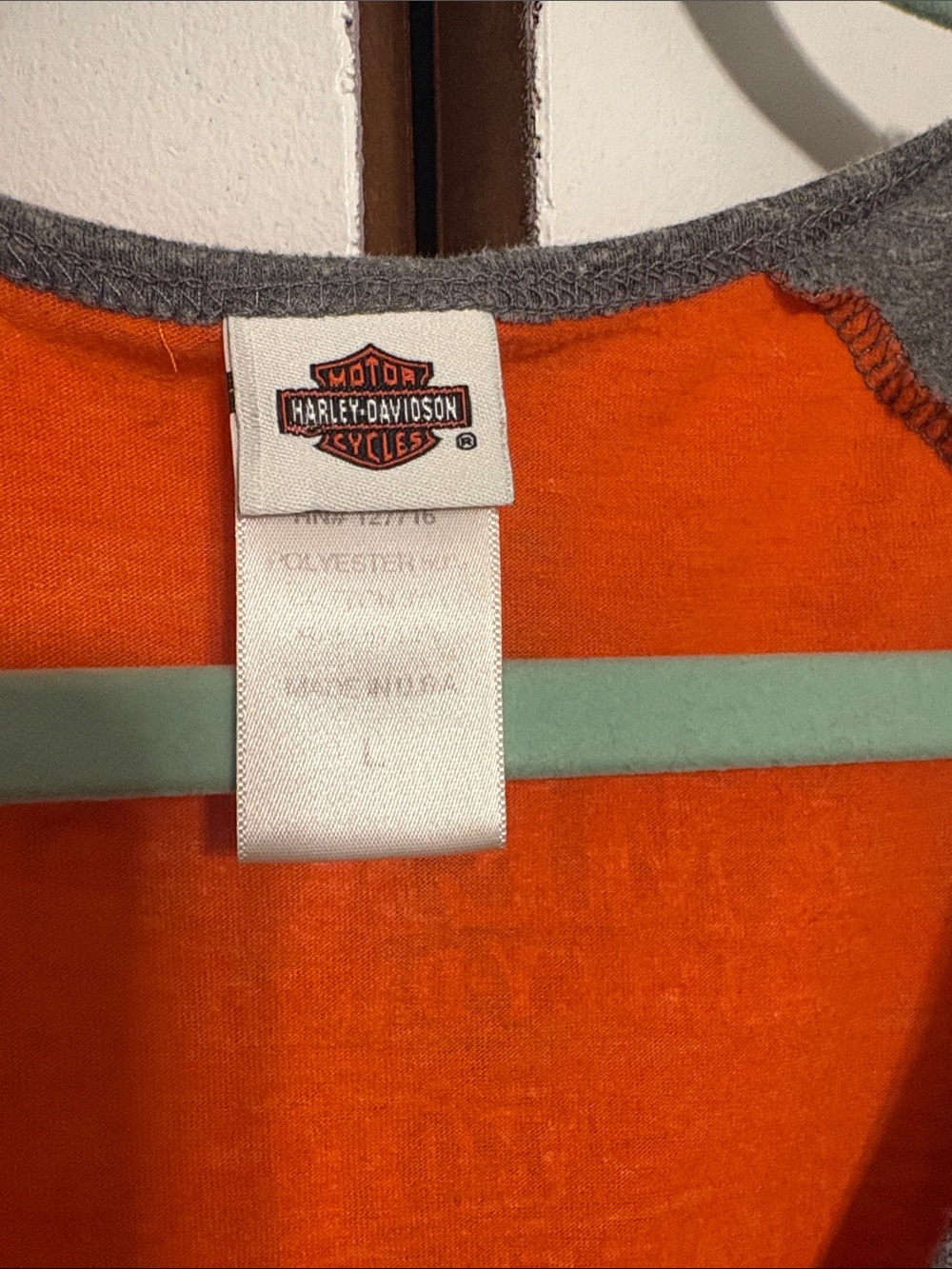 Vintage Harley-Davidson Orange Tank with Gray Shoulder Panels - Picture 2 of 5